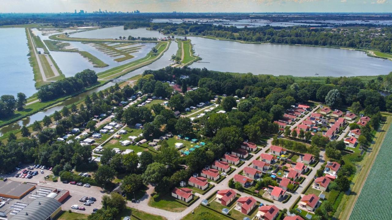 Hotel Recreatiepark De Koornmolen Zevenhuizen  Exteriér fotografie